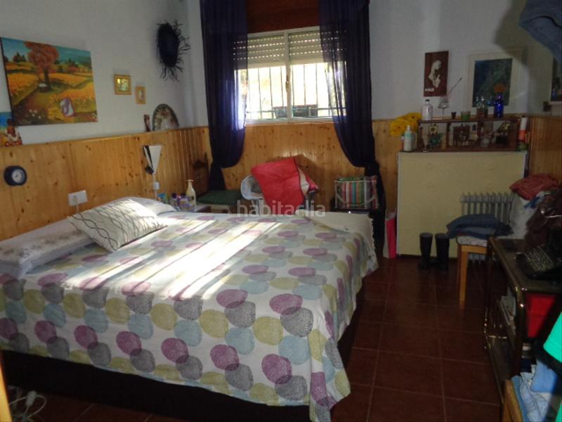 Foto b060783b-df4d-4881-bc77-a88eb06f5141. Chalet with fireplace parking pool in Navamorcuende