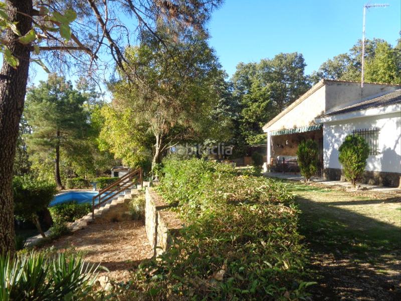 Foto ffaebef5-5198-4ba5-a612-d9833c618dd1. Chalet with fireplace parking pool in Navamorcuende