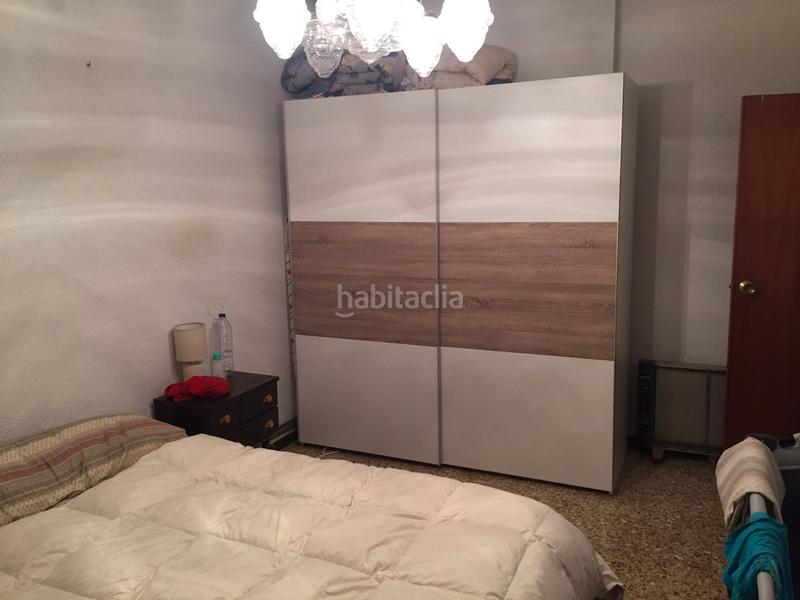 Foto b49633ea-0ef3-4232-ad51-1824080d9c82. Chalet unifamiliar de 3 habitaciones con nave/garaje y parcela 890 m2. en Navamorcuende