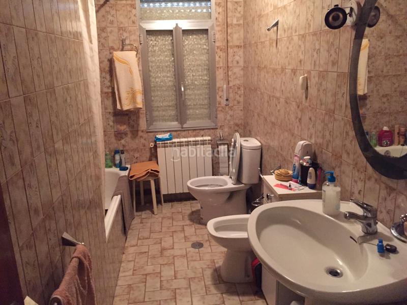 Foto f393b71a-a9e6-4351-9802-8fbe7da389b0. Chalet unifamiliar de 3 habitaciones con nave/garaje y parcela 890 m2. en Navamorcuende