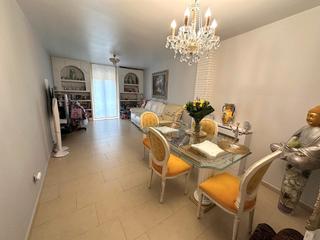 Pis en Tres Olivos-La Piedad. Pta. cuartos, piso seminuevo 2 hab, 2 baos, cocina equipada, ga