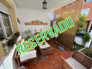 Reihenhaus in San Román de los Montes. Chalet con 4 hab, 3 baños, garaje y patio trasero. muy buen esta