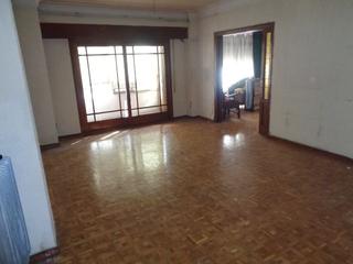 Piso en Centro-Corte Ingls. Zona pza. espaa. piso 165 m2 con 5 dormitorios y 3 baos. garaj
