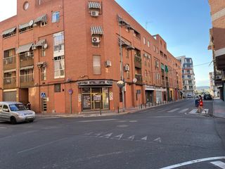 Local Comercial  Calle cañada de la sierra. Local - bar acondicionado 111 m2, 2 baños, climatizado. muy buen