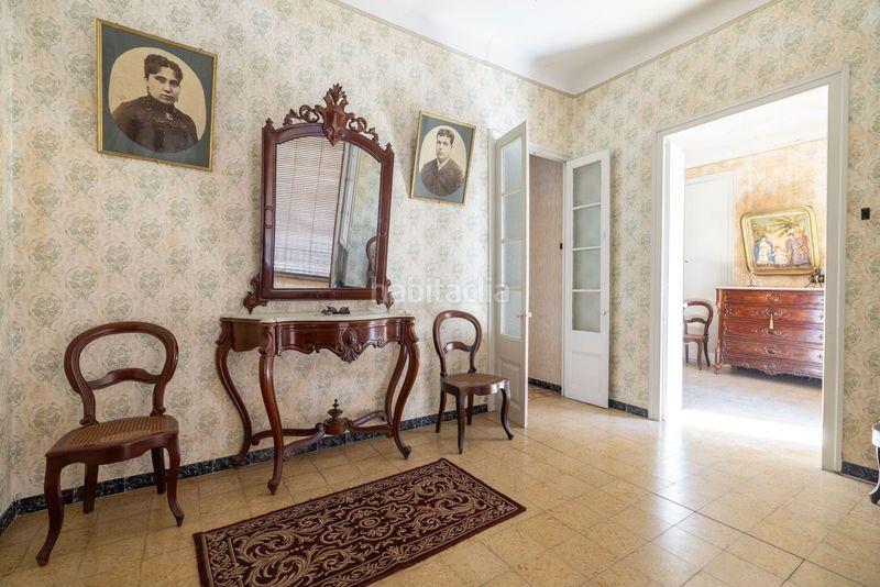 Foto 1fd159d8-4073-478f-b59b-37e54418497c. Edificio  completo 1881 · casco antiguo · 530 m² · gran potencial en Torredembarra