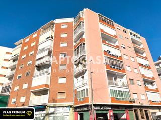 Pis  Calle tirso de molina. Pisazo en venta en tirso de molina.