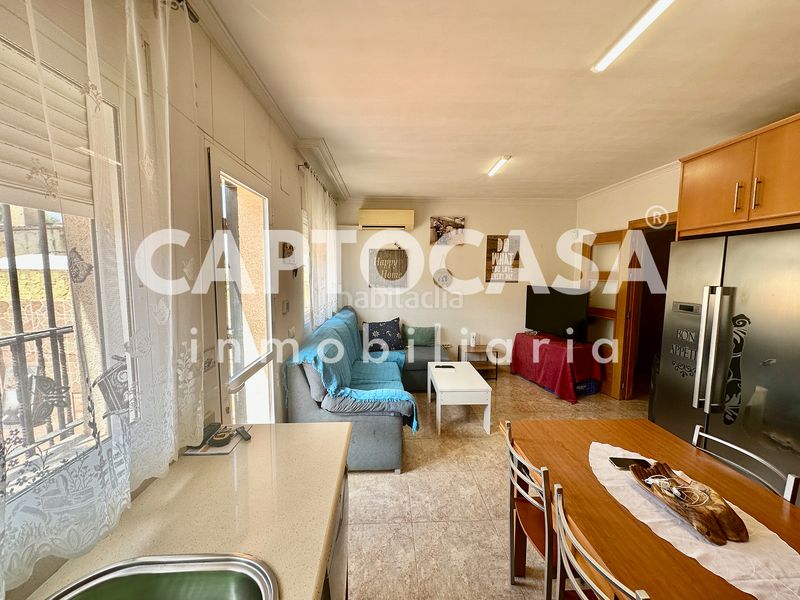 Foto c8984db6-d5bc-4ada-ac3a-4af3c02e2a3d. Casa aparellada amb xemeneia aparcament a La Palma Cartagena