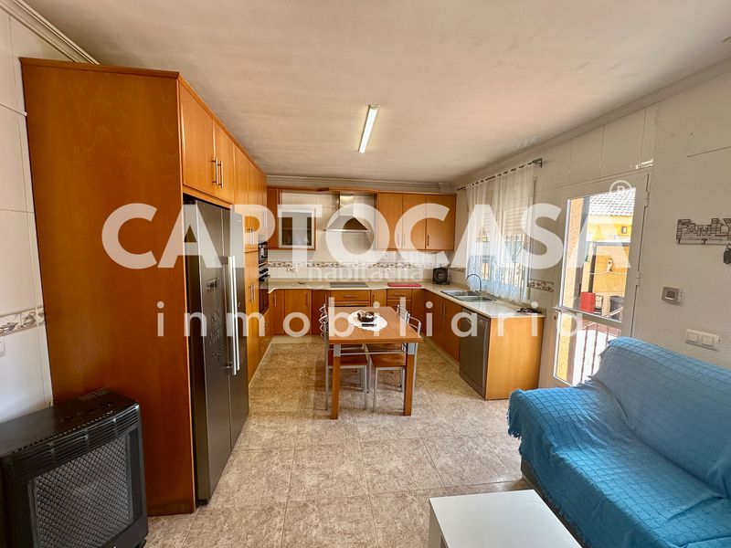 Foto eb463082-f555-4680-af19-dcf9264c3197. Casa aparellada amb xemeneia aparcament a La Palma Cartagena