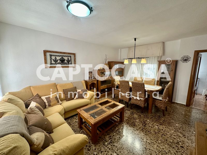 Foto c74023b5-1547-47a9-87c0-fa3c05252ff8. Casa aparellada amb aparcament a Canteras Cartagena