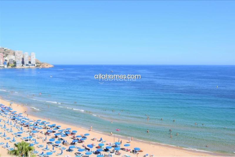 Foto 78f7c465-d7ff-437f-97b2-c651217b0300. Piso  en venta en primera línea playa de levante en Benidorm
