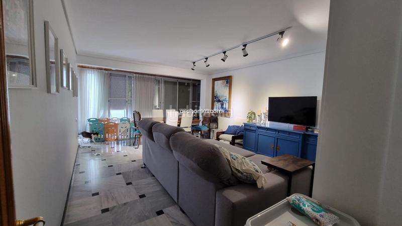 Foto 86b5ae0a-f5ff-4558-a721-25a2dc839187. Piso  en venta en primera línea playa de levante en Benidorm