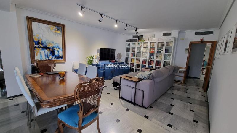 Foto 86b99214-38a2-4e14-9d6b-31743d875adb. Piso  en venta en primera línea playa de levante en Benidorm