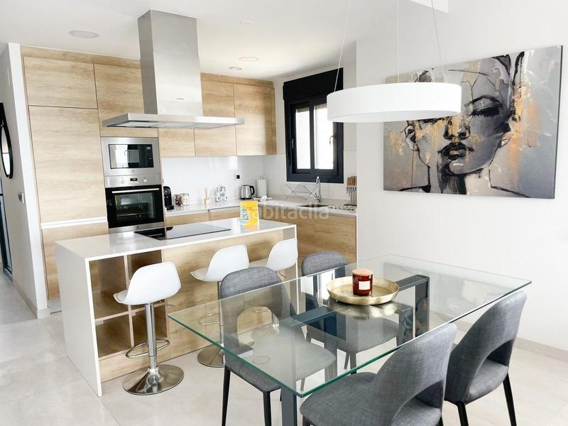 Foto 01b13497-9b5e-4f14-ad80-0c4c22d6bf39. Etagenwohnung mit heizung parking pool in Playa Poniente Benidorm