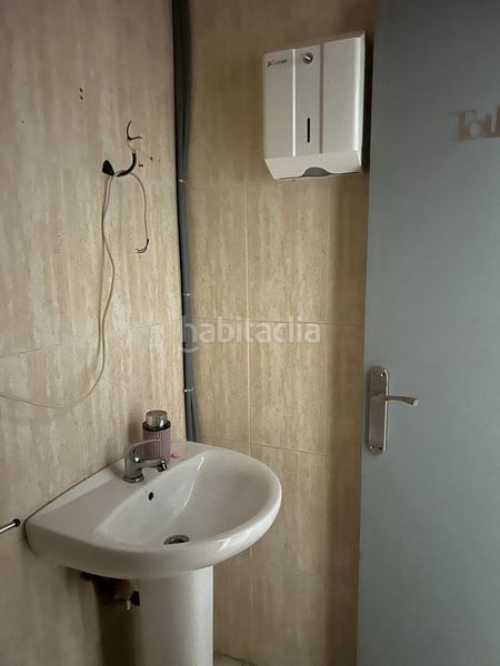 Foto 613211e0-4b7a-4e2c-8d7d-81b411ca79b3. Local comercial a Playa Poniente Benidorm