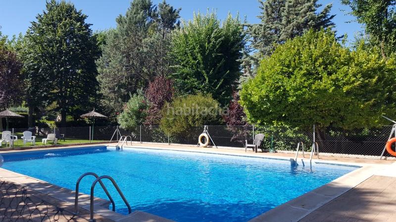 Foto 2abd79b0-57ff-4b40-8ee8-1eb573b276b0. Reihenhaus mit heizung parking pool in el soto de La Moraleja La Moraleja