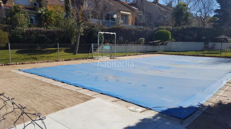 Foto 43a00217-de80-450d-96e6-6c9473e34703. Reihenhaus mit heizung parking pool in el soto de La Moraleja La Moraleja