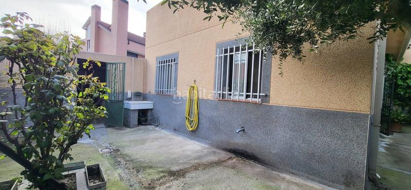 Foto 572280fc-cb3a-47ed-a118-4a592c14b02c. Chalet avec chauffage parking dans Montecarmelo Madrid