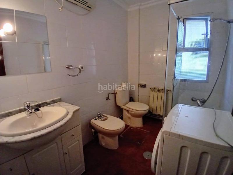 Foto c1e926d1-b9cf-4fc2-97e2-4399e39a1ae9. Piso amplio piso de tres habitaciones en excelente ubicación en Madrid