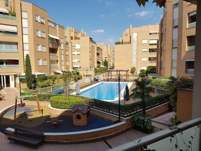 Foto aaa32890-c55e-4edf-86c7-b39c5e5893fb. Appartamento con riscaldamento parcheggio piscina in La Moraleja