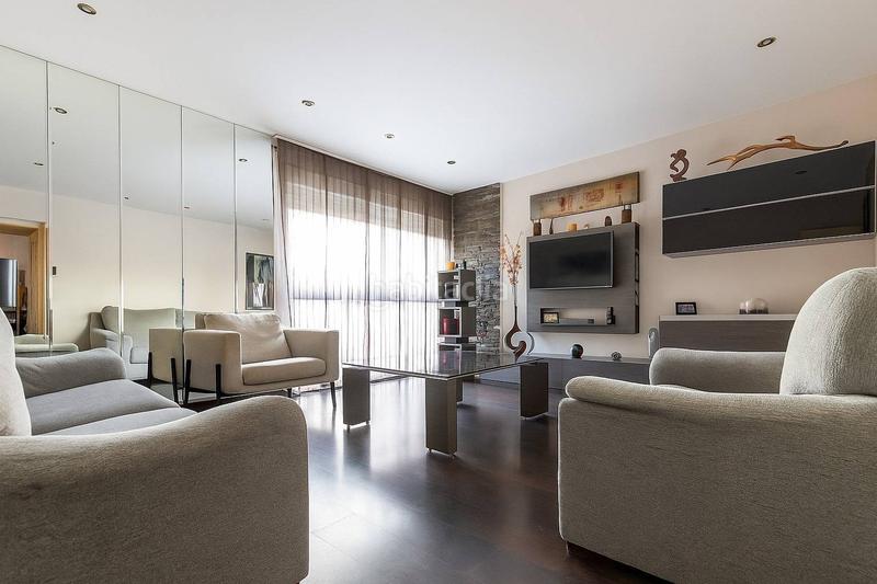 Foto b2cb73e7-a3bf-4cbc-9ff5-60606f95f84c. Etagenwohnung mit heizung in Valdezarza Madrid