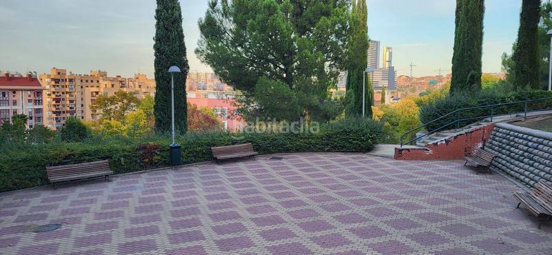 Foto d342d49e-04bb-45f2-a87d-fac0b9cabad3. Etagenwohnung mit heizung in Valdezarza Madrid