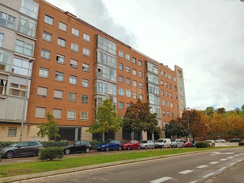 Foto cd78a2ff-dfad-4ef5-802b-3d110f983177. Rent flat with heating parking pool in Las Tablas Madrid