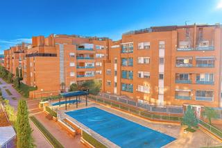 Miete Etagenwohnung  Avenida ermita. Piso de alquiler en urbanización premium en arroyo de la vega