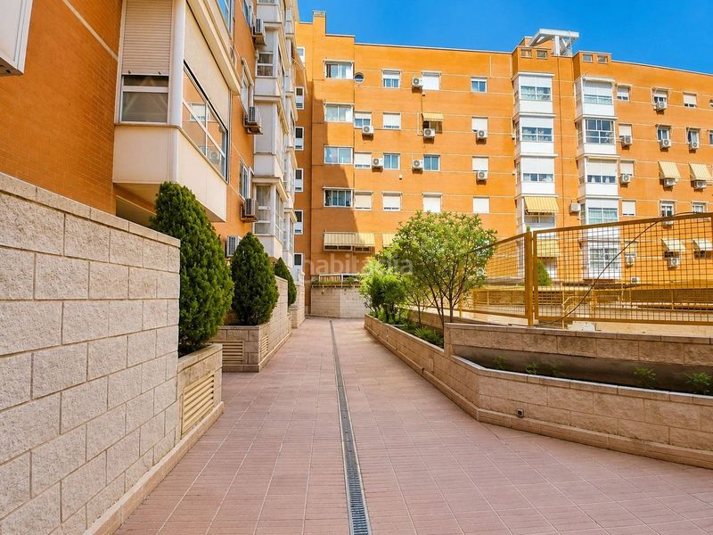 Foto f62085ec-1fc5-47e2-8938-4e67a9408918. Pis amb calefacció aparcament piscina a Las Tablas Madrid