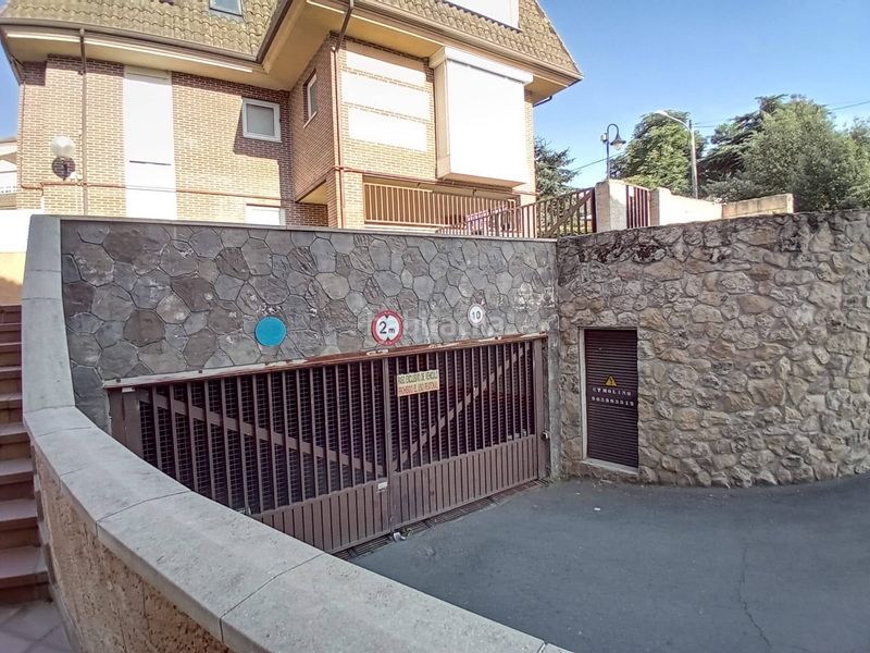 Foto e1fd2598-fa0e-4718-aa7d-8edd37832cb2. Flat with heating parking in Pedrezuela