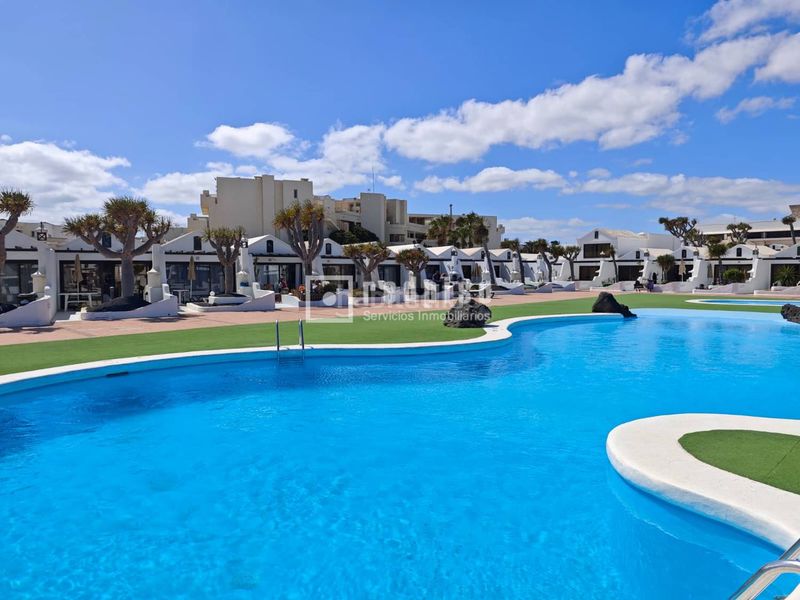 Foto 259b5ae9-e7a8-4c86-81f3-8c8a23ed7423. Apartament amb calefacció a costa Teguise Teguise