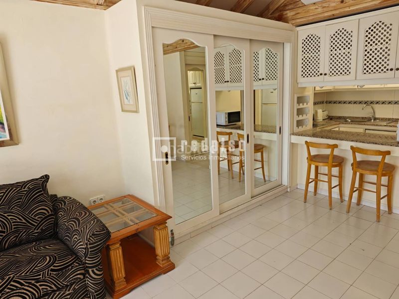 Foto 34de52e6-deaf-4d86-b55e-acc95bd786b8. Apartament amb calefacció a costa Teguise Teguise