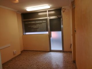 Alquiler Local Comercial  Avinguda de catalunya. Local comercial