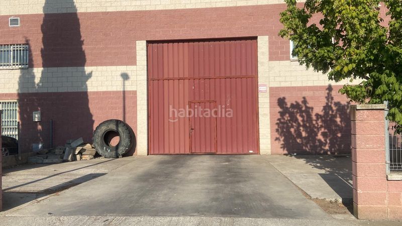Foto cc1a8bc6-578c-496d-a025-30d39139bb6a. Nau industrial a Balaguer