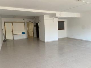 Lloguer Local Comercial  Carrer del doctor fleming. Ref. 557 local en alquiler balaguer (lleida)