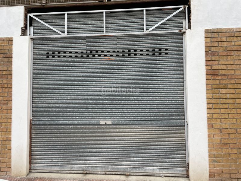 Foto f1ca8b0a-b61f-46ce-b8e4-094e2ada456c. Lloguer local comercial a carrer del doctor fleming 13 a Balaguer