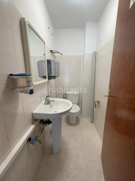 Foto c04e5550-0edb-47b3-9d02-1c3295a3f698. Lloguer local comercial a Balaguer