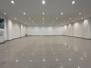 Affitto Locale commerciale in Carrer d'urgell 90. Ref. 710 local en alquiler - balaguer (lleida)