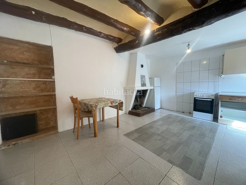 Foto 441539bc-e0e7-44c0-8b39-f22358d25dd6. Casa adossada a carrer del marquès 6 a Àger