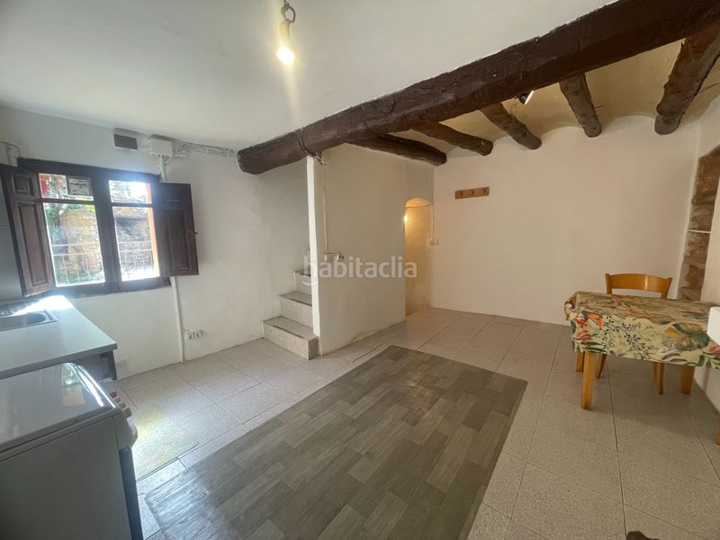 Foto aa70afc3-1b3b-4f43-a4b0-be4057894946. Casa adossada a carrer del marquès 6 a Àger