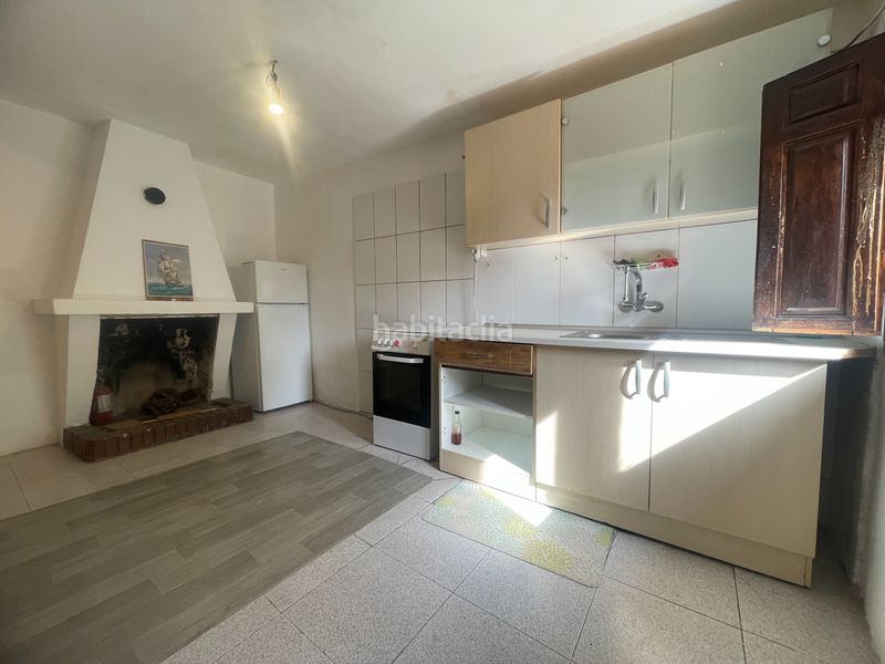Foto e056cb1c-8716-4467-af24-bc2a63228a97. Casa adossada a carrer del marquès 6 a Àger