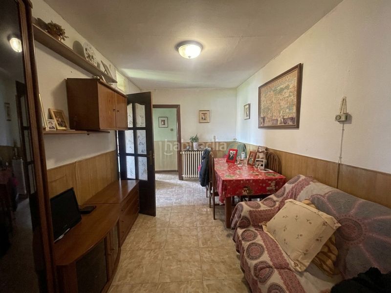 Foto d283a3bd-f8d8-4974-833e-7c5f16b2a76f. Casa a carrer número 3 15 a Balaguer