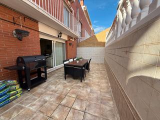 Casa adosada  Calle garbí. Casa adosada en badalona con terraza, patio y garaje