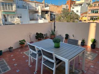 Casa  Carrer de madoz. Casa unifamiliar con terraza de 25 m2