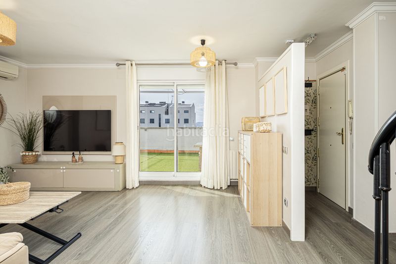 Foto 002c0e79-5568-4af0-a8b9-d18cfb488430. Dúplex amb calefacció a Bufalà Badalona