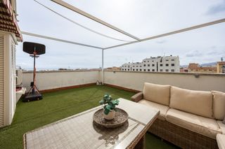 Dúplex  Carrer de cantàbria. Dúplex con terraza y vistas al mar en badalona