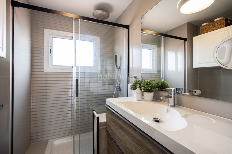 Foto 0c30ec6c-3617-48d2-986e-e2ba2098644a. Dúplex amb calefacció a Bufalà Badalona