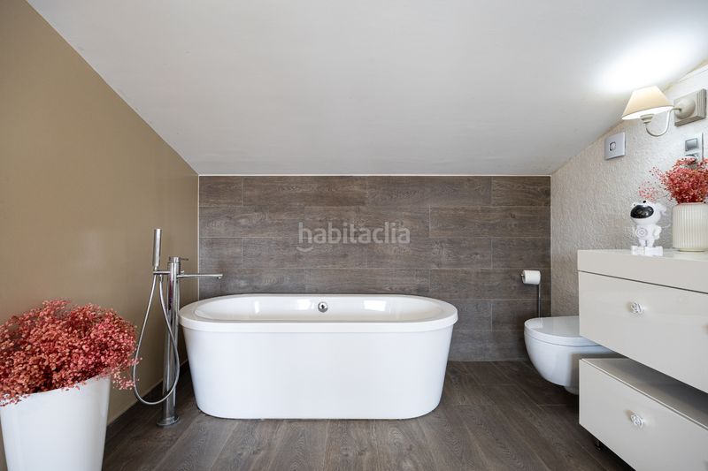 Foto 5581e970-885e-46cc-9d48-c3228d920046. Dúplex amb calefacció a Bufalà Badalona