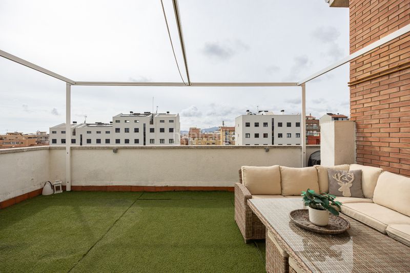 Foto 595c0e60-4674-41ec-9d0c-8cfd5746e0b1. Dúplex amb calefacció a Bufalà Badalona