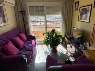 Pis  Carrer del doctor robert. Piso de 3 habitaciones con balcón en bufala