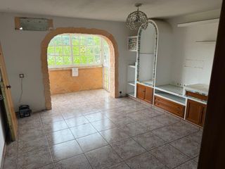 Pis  Carrer de granollers. Piso de 3 habitaciones en pomar